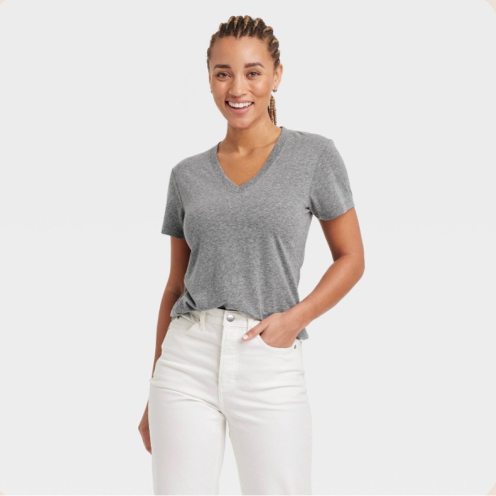 Universal Thread Women's Short Sleeve V-Neck Heather Gray, Size L